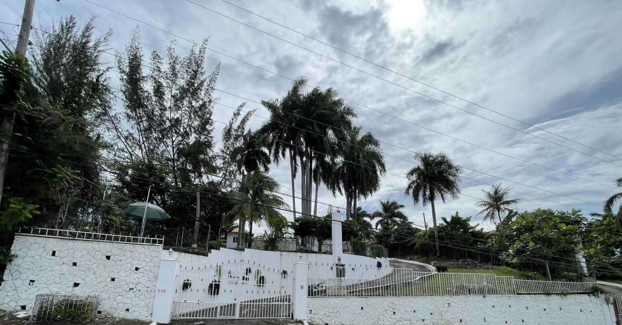 The Lodge @ Peaceful Palms Montego Bay Exterior photo